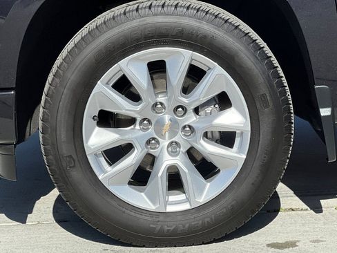 Used 2022 Chevrolet Silverado 1500 Custom image 25
