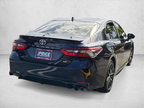 Used 2022 Toyota Camry SE w/ Convenience Package FWD image 5