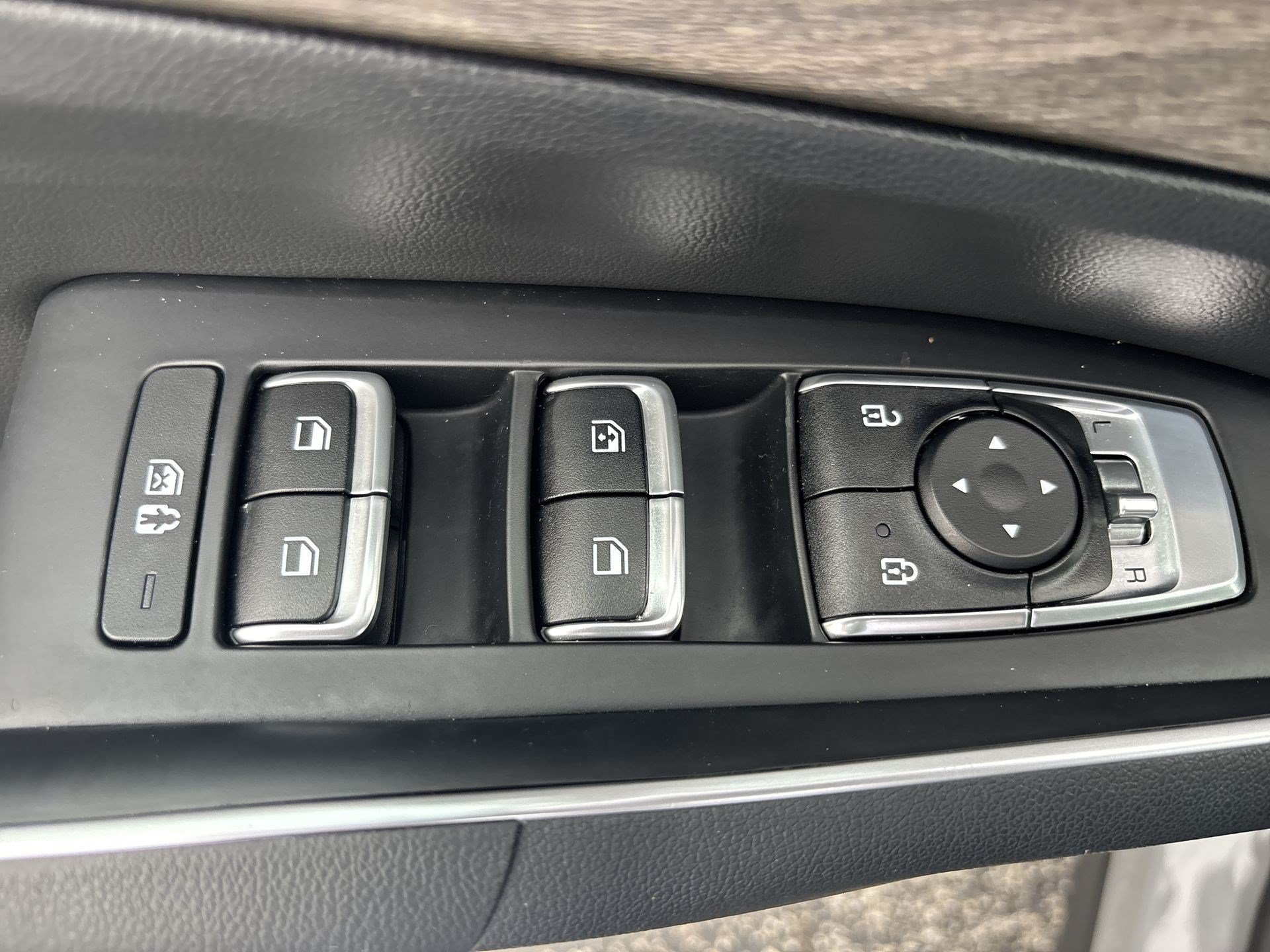 Used 2023 Kia Sorento EX FWD image 15