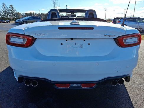 Used 2020 FIAT 124 Spider Abarth w/ Convenience Group RWD image 6