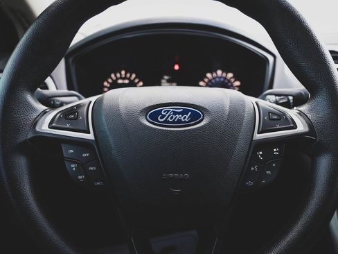 Used 2019 Ford Fusion S image 9