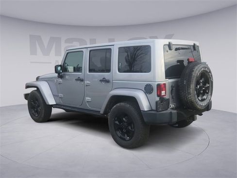 Used 2015 Jeep Wrangler Unlimited Sahara image 3