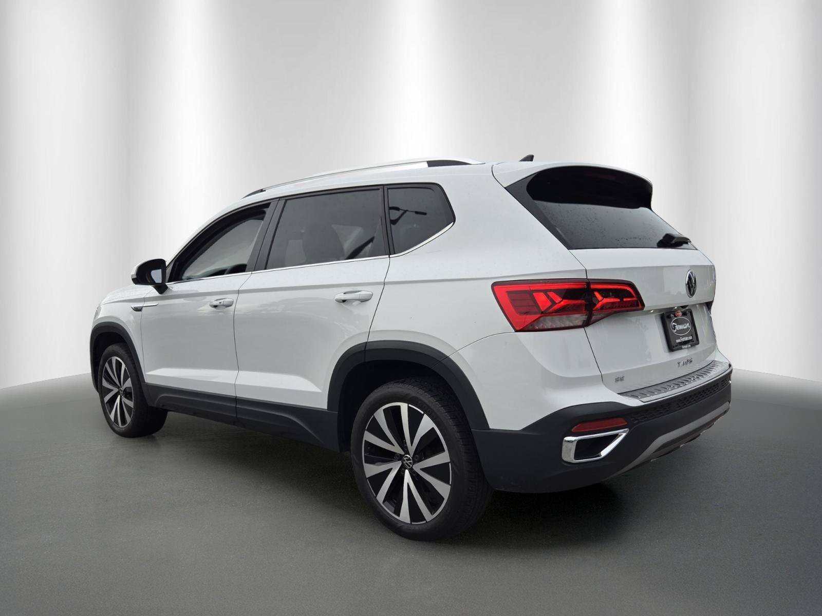 Used 2024 Volkswagen Taos SE FWD image 5