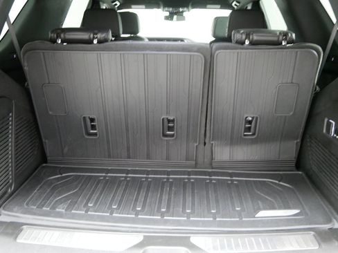 Used 2023 GMC Yukon Denali AWD/4WD image 6
