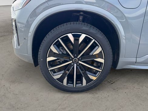 New 2026 Volvo XC90 T8 Ultra w/ Protection Package Premier AWD/4WD image 8