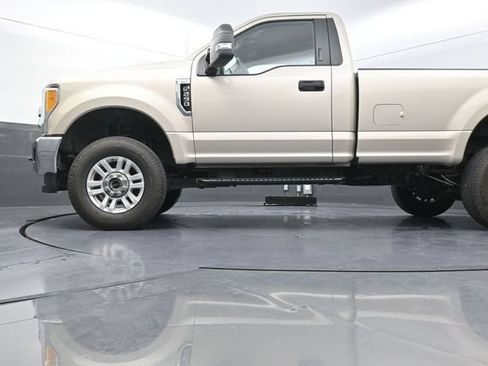 Used 2017 Ford F250 XLT w/ XLT Value Package AWD/4WD image 30