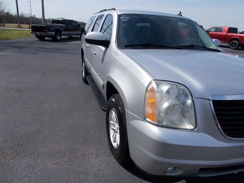 Used 2012 GMC Yukon XL SLT w/ SLT-2 Equipment Package image 10