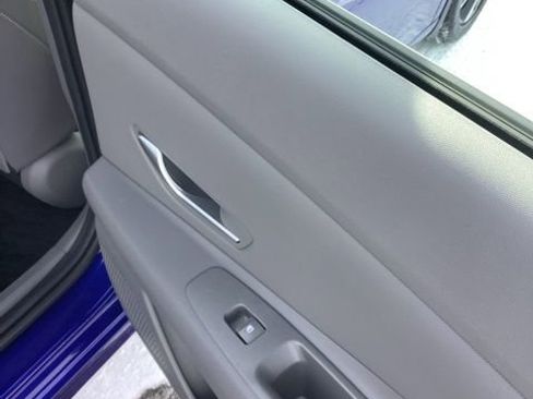 Certified 2024 Hyundai Elantra SEL w/ Convenience Package image 21