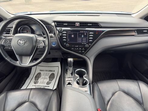 Used 2020 Toyota Camry XLE FWD image 12