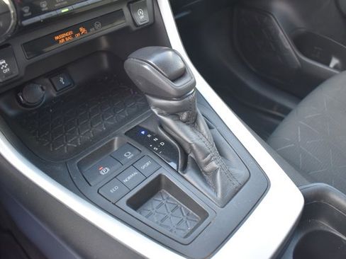 Used 2021 Toyota RAV4 XLE image 28