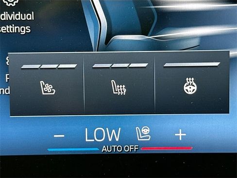 Used 2025 BMW X7 xDrive40i w/ Premium Package image 19