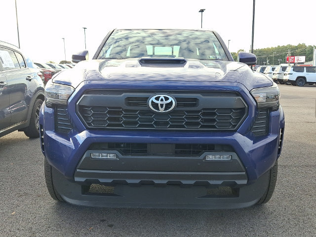 Used 2024 Toyota Tacoma TRD Sport w/ TRD Sport Upgrade Package AWD/4WD image 2