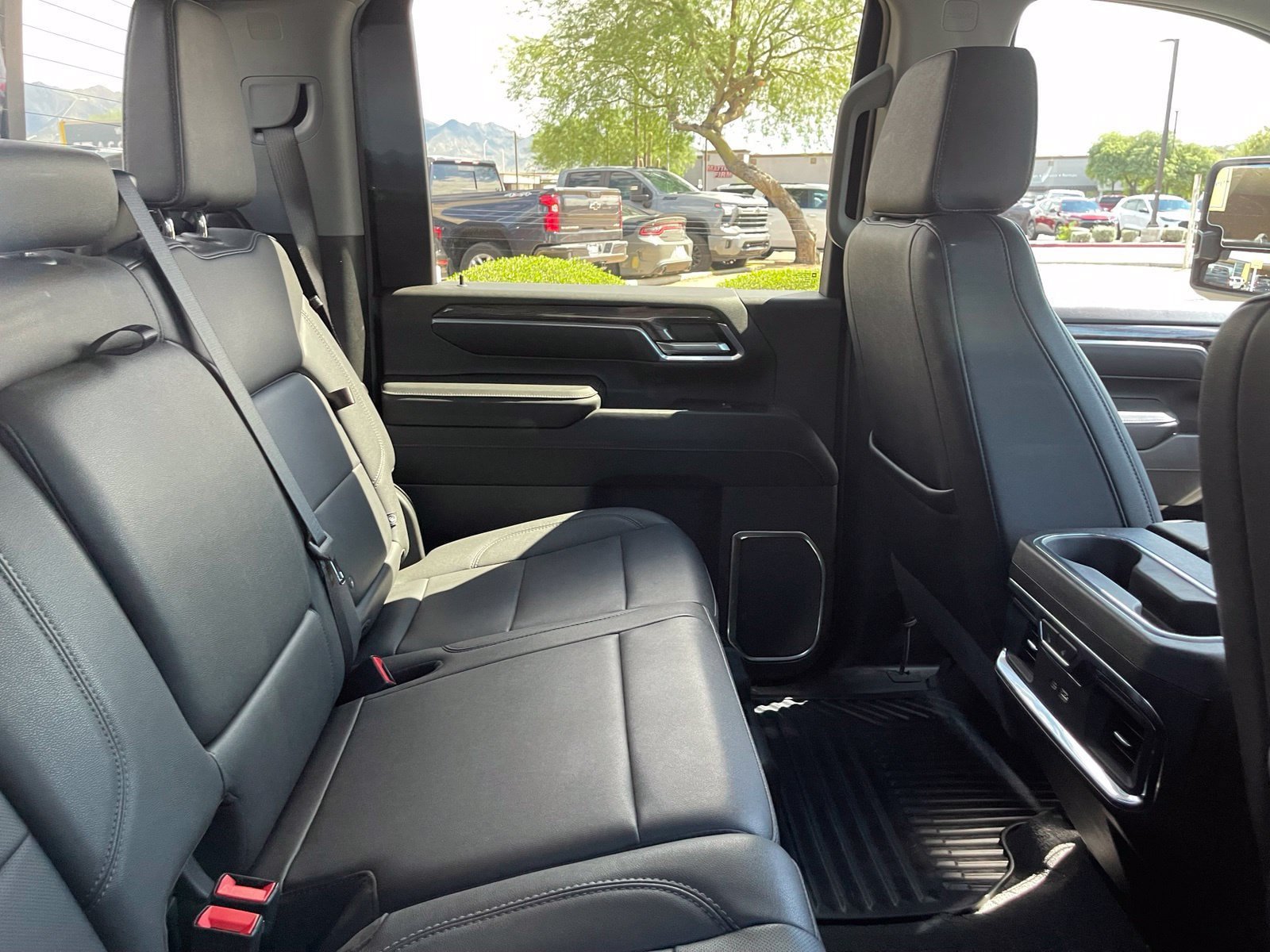 Used 2024 Chevrolet Silverado 2500 LTZ w/ LTZ Premium Package AWD/4WD image 7