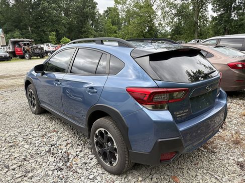 Used 2023 Subaru Crosstrek 2.0i image 2