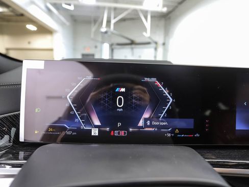 New 2026 BMW X6 xDrive40i w/ Executive Package image 15