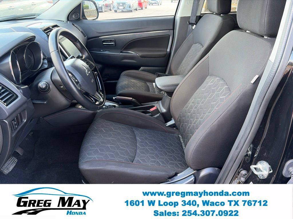 Used 2025 Mitsubishi Outlander Sport LE AWD/4WD image 24