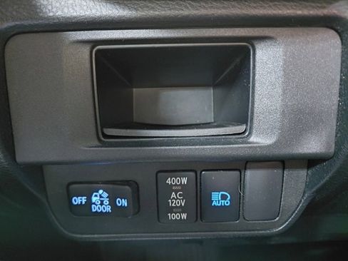 Used 2019 Toyota Tacoma TRD Off-Road image 36