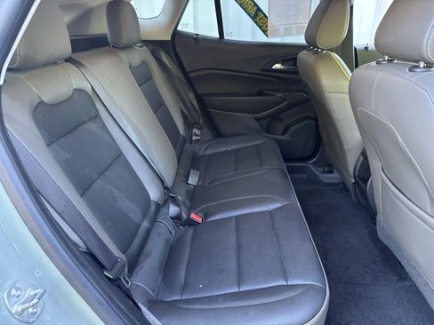 Used 2025 Chevrolet Trax ACTIV w/ Driver Confidence Package FWD image 12