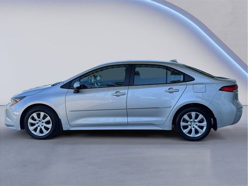 Used 2026 Toyota Corolla LE FWD image 3