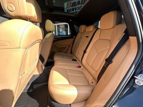 Used 2018 Porsche Macan Sport Edition image 14