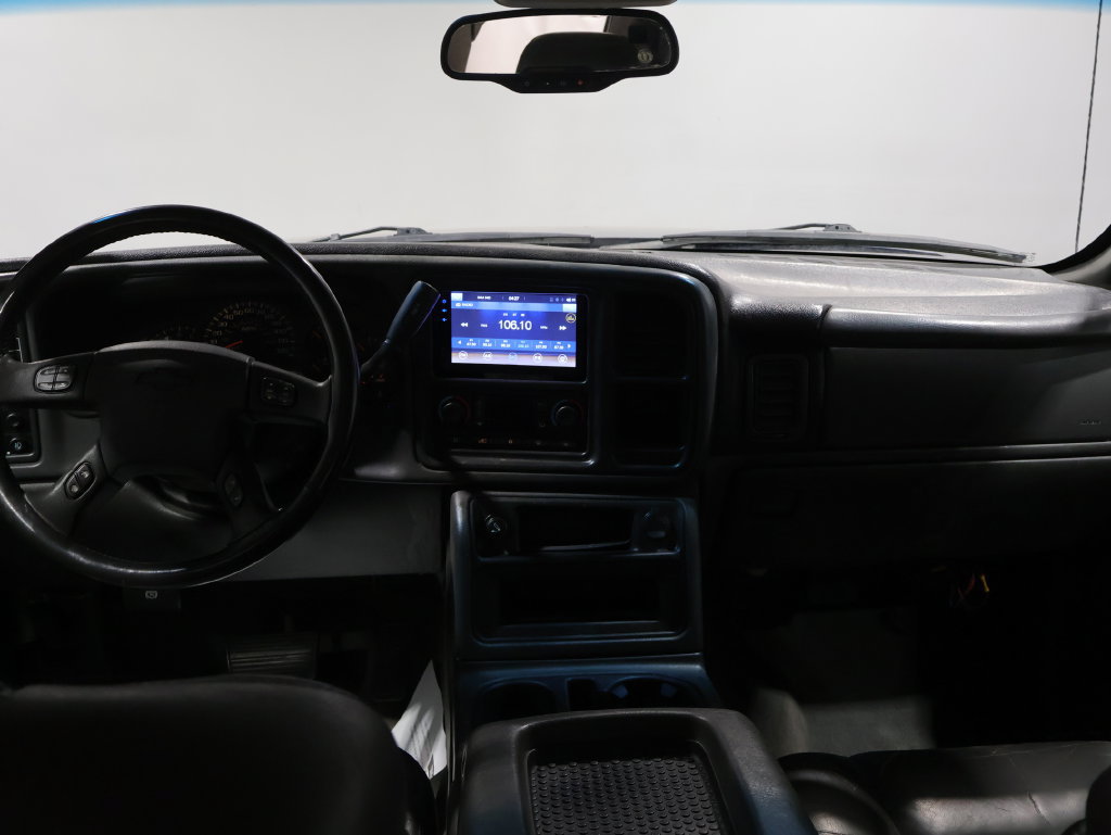 Used 2004 Chevrolet Avalanche 4x4 w/ Preferred Equipment Group image 24