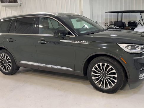 Used 2023 Lincoln Aviator Reserve w/ Equipment Group 201A RWD image 3