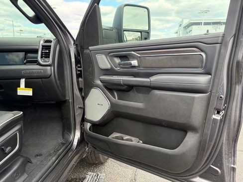 New 2026 RAM 1500 Laramie AWD/4WD image 19
