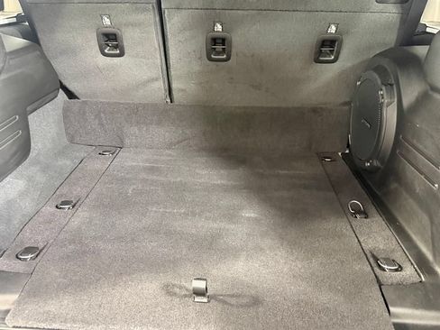 Used 2025 Jeep Wrangler Unlimited Sahara AWD/4WD image 21