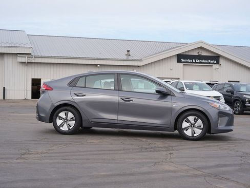 Used 2018 Hyundai Ioniq Blue image 2