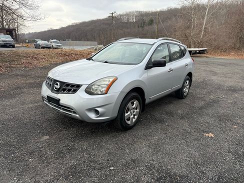 Used 2014 Nissan Rogue S w/ Convenience Package image 1