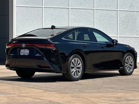 Used 2023 Toyota Mirai w/ Advanced Technology Package RWD image 4