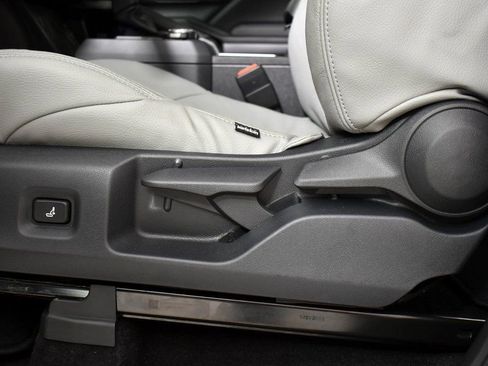 Certified 2025 Toyota Tacoma SR5 image 13