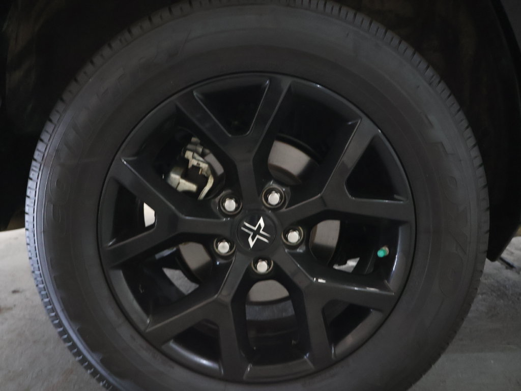 Used 2025 Toyota RAV4 LE FWD image 32