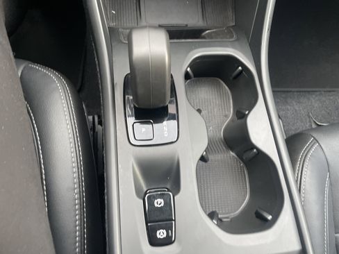 Used 2025 Volvo XC40 B5 Core image 47