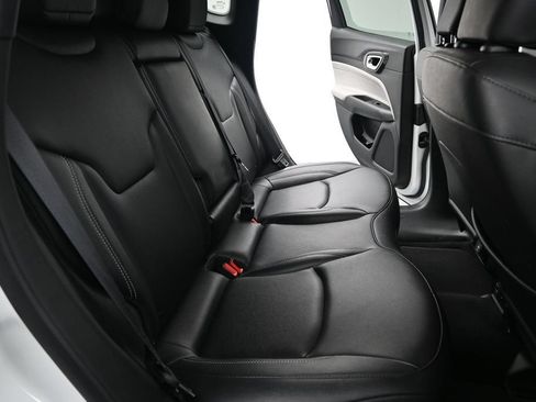 Used 2025 Jeep Compass Limited AWD/4WD image 9
