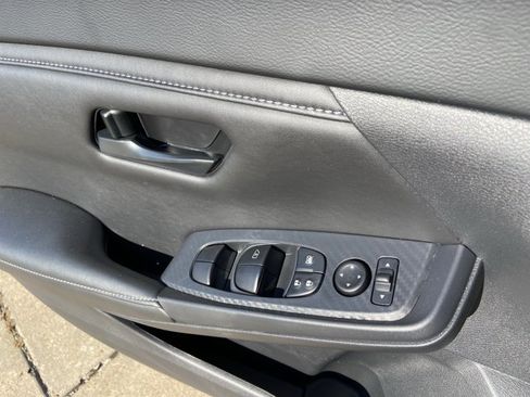 Used 2025 Nissan Sentra S FWD image 46