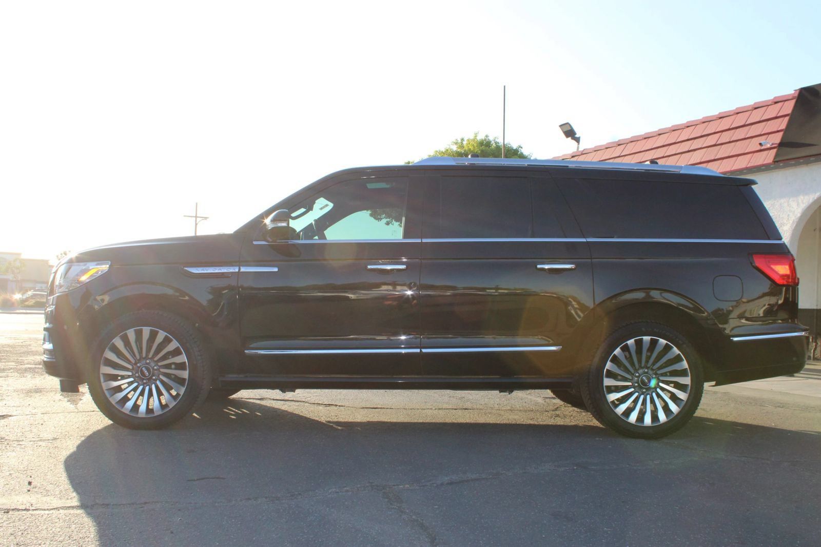 Used 2018 Lincoln Navigator L Reserve w/ Technology Package AWD/4WD image 50