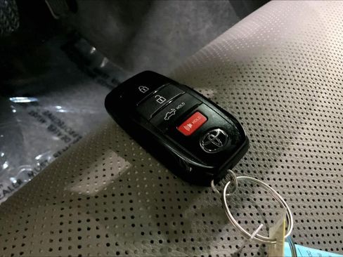 Used 2025 Toyota Tundra Limited image 14