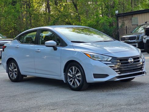 Used 2025 Nissan Versa SV w/ Trunk Package image 9