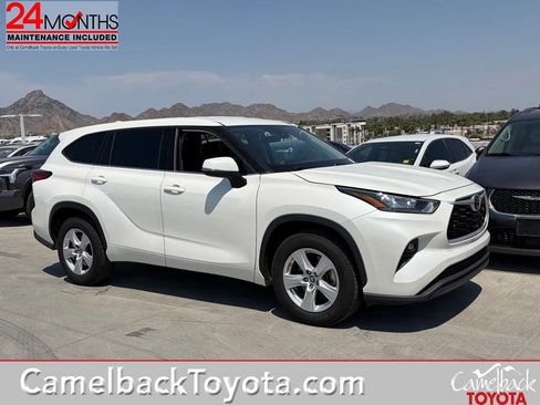 Used 2020 Toyota Highlander LE FWD image 1
