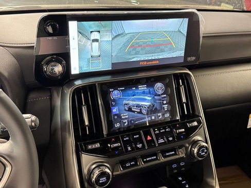 New 2025 Lexus LX 700h Luxury image 29