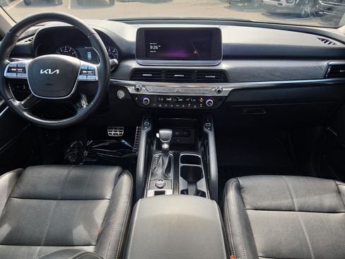 Certified 2022 Kia Telluride SX w/ Nightfall Edition Package AWD/4WD image 13