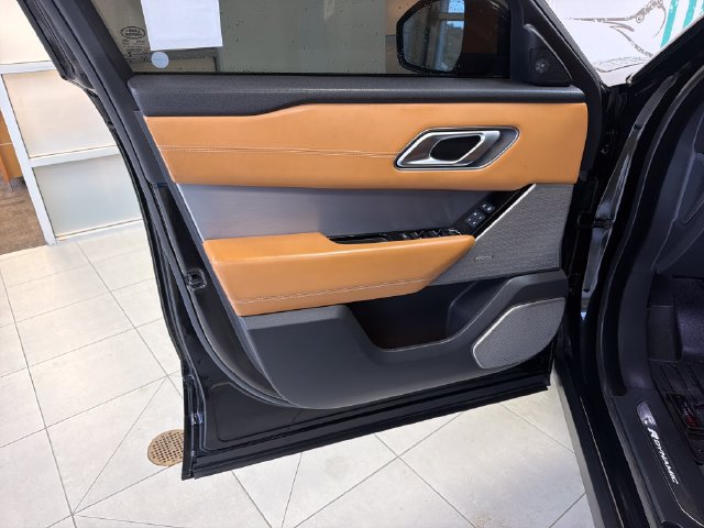 Used 2021 Land Rover Range Rover Velar R-Dynamic HSE AWD/4WD image 11