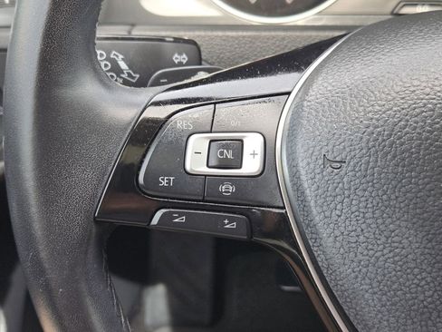 Used 2019 Volkswagen Golf SE FWD image 29
