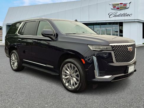 Used 2024 Cadillac Escalade Premium Luxury AWD/4WD image 7