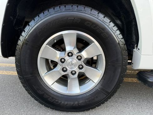 Used 2013 Toyota 4Runner SR5 image 31