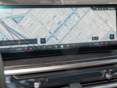 Used 2025 BMW X6 M60i w/ Climate Comfort Package image 33