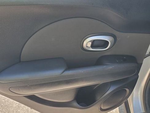 Used 2014 Kia Soul image 34
