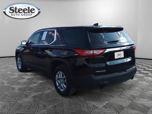 Used 2021 Chevrolet Traverse LS image 3