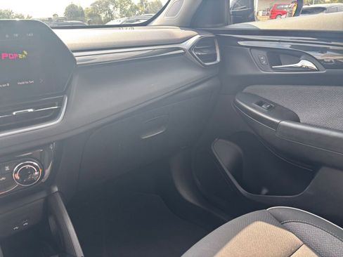 Used 2025 Chevrolet TrailBlazer LT image 33